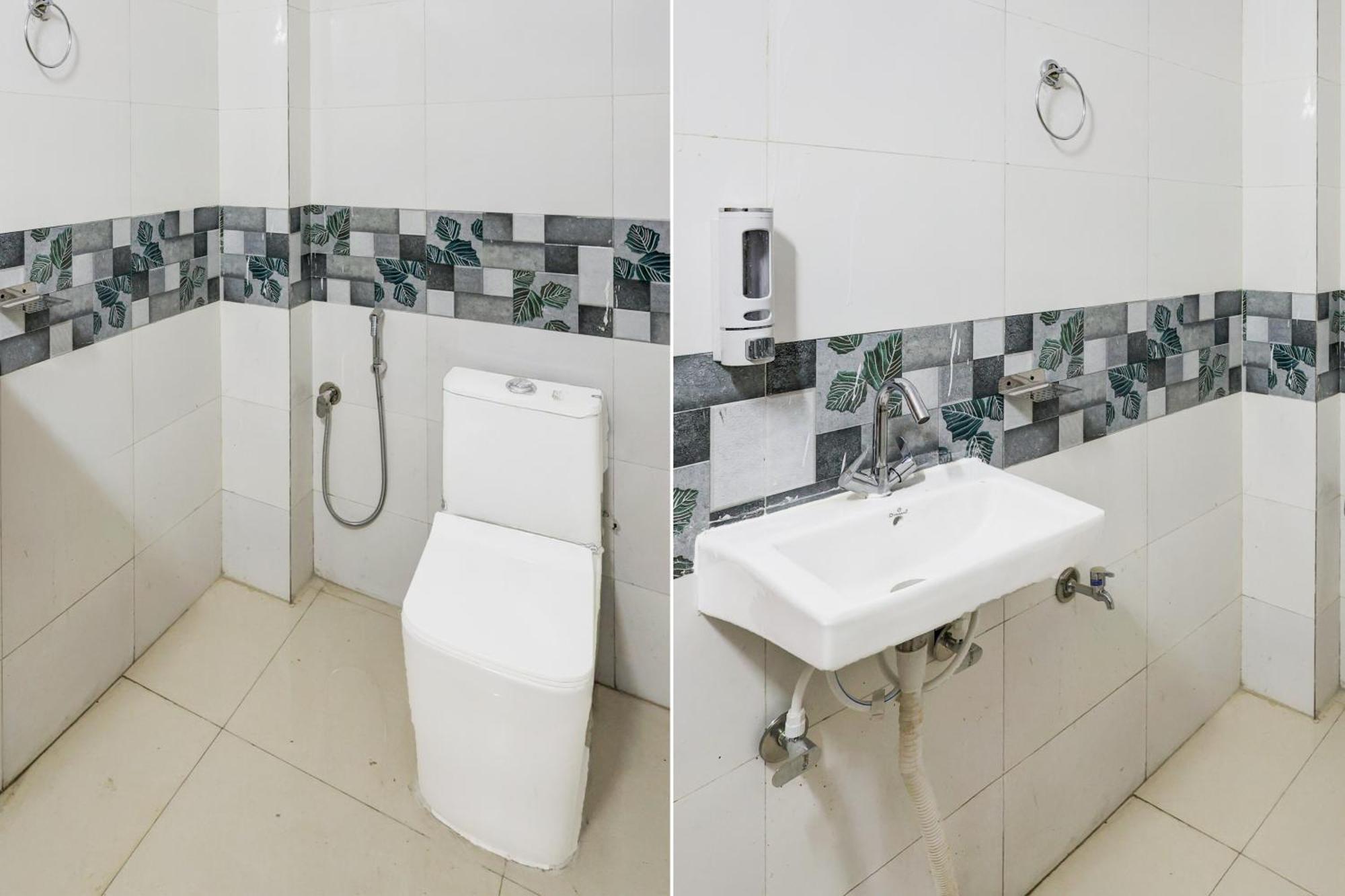Hotel O Ocean Plaza Új-Delhi Kültér fotó