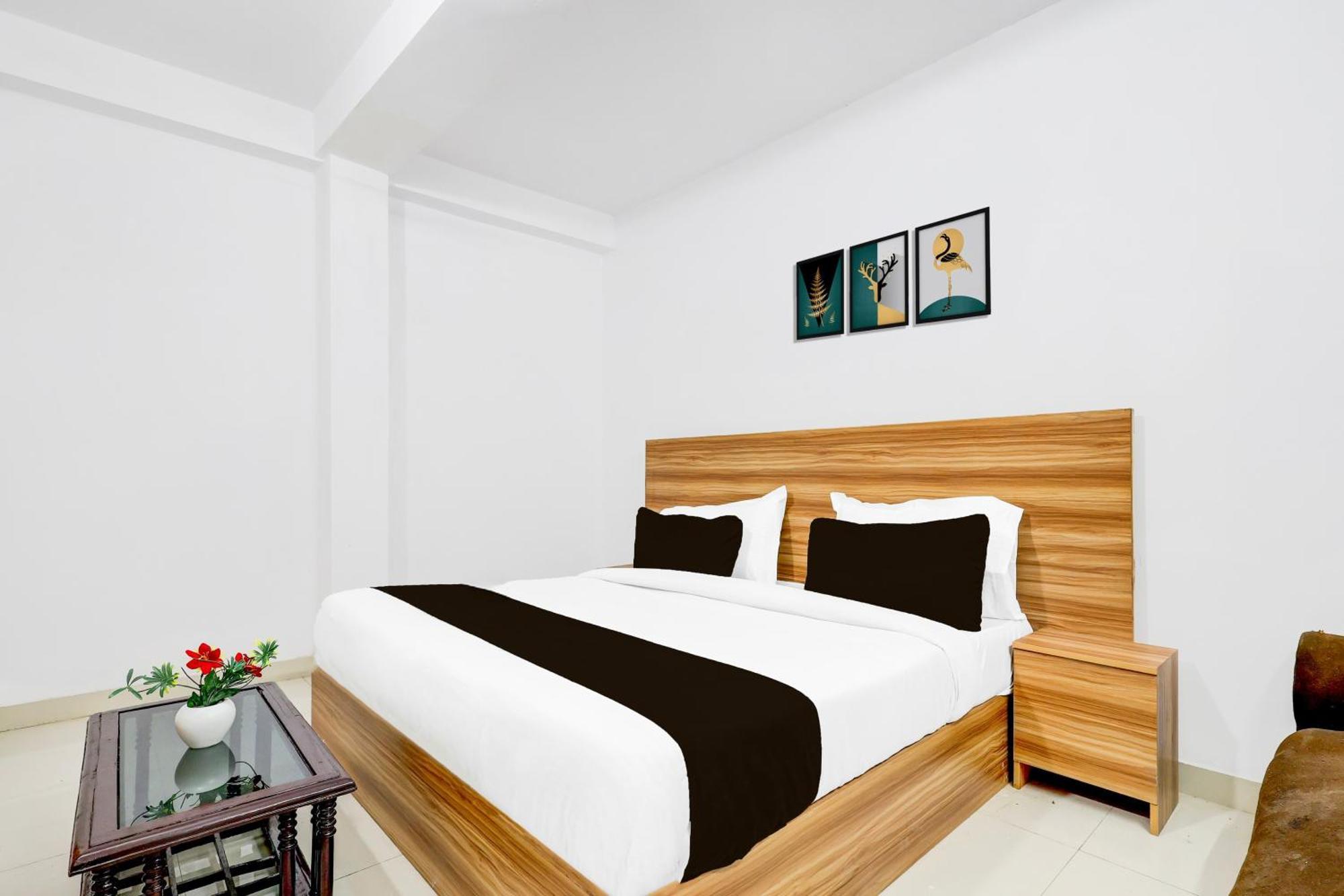 Hotel O Ocean Plaza Új-Delhi Kültér fotó