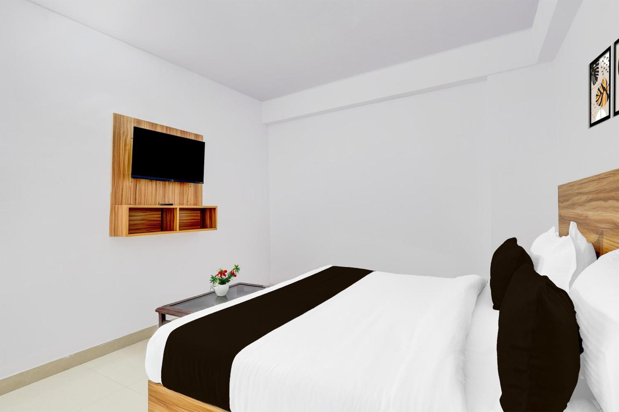 Hotel O Ocean Plaza Új-Delhi Kültér fotó