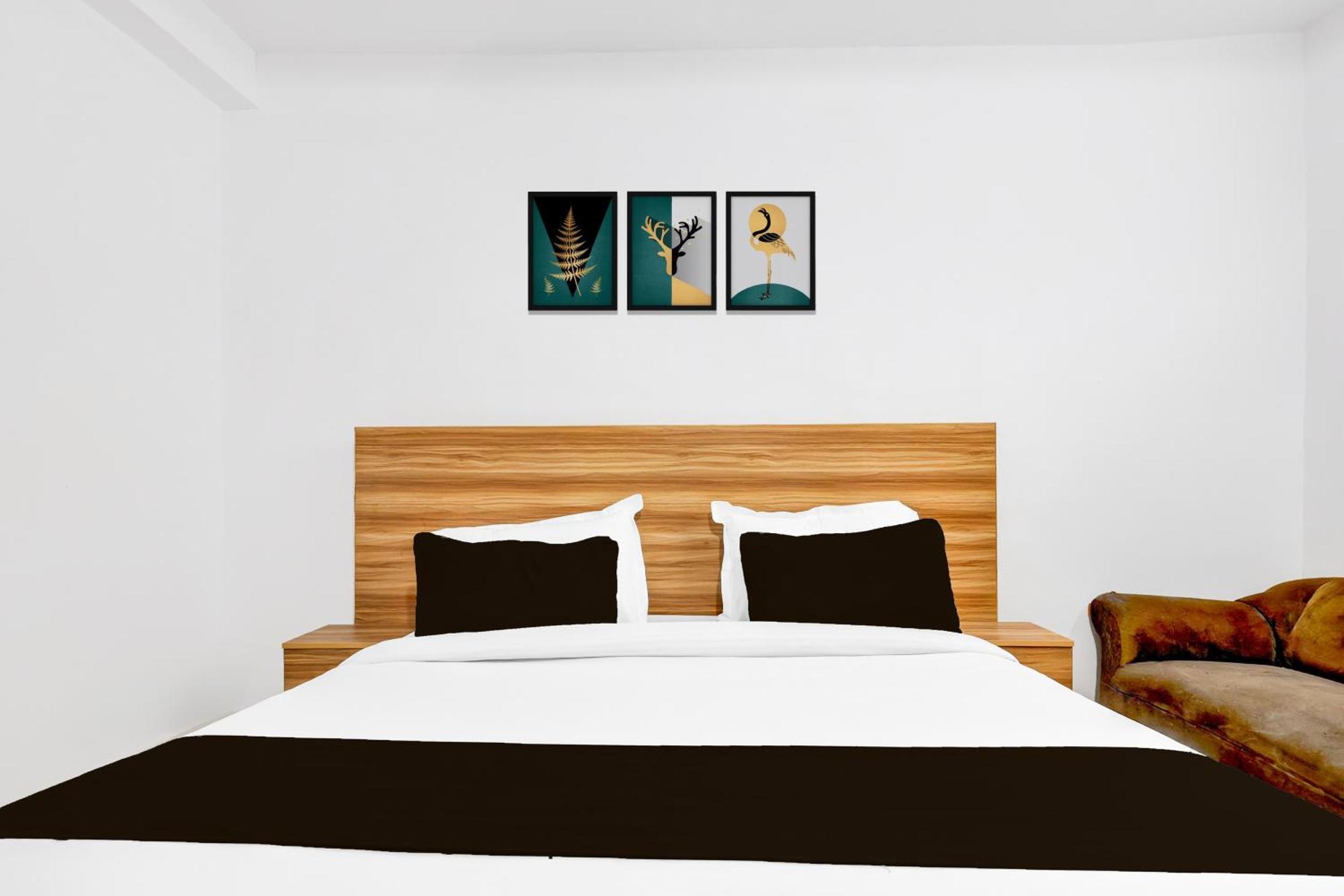 Hotel O Ocean Plaza Új-Delhi Kültér fotó